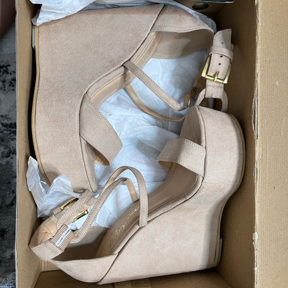 Nude platform heels 6’